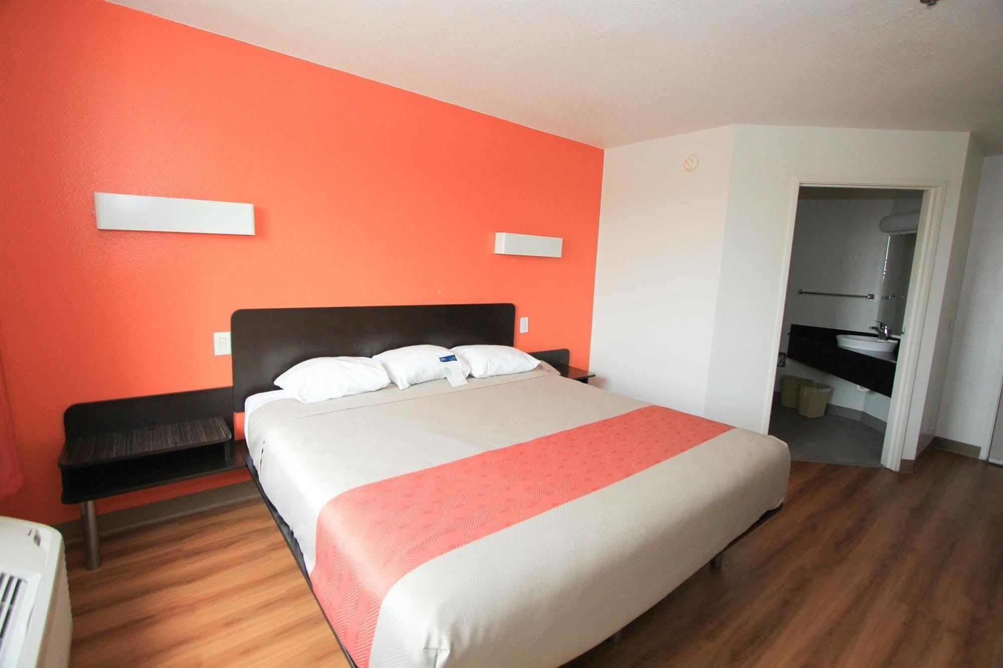Motel 6-San Antonio, Tx - Downtown - Alamo Dome Εξωτερικό φωτογραφία